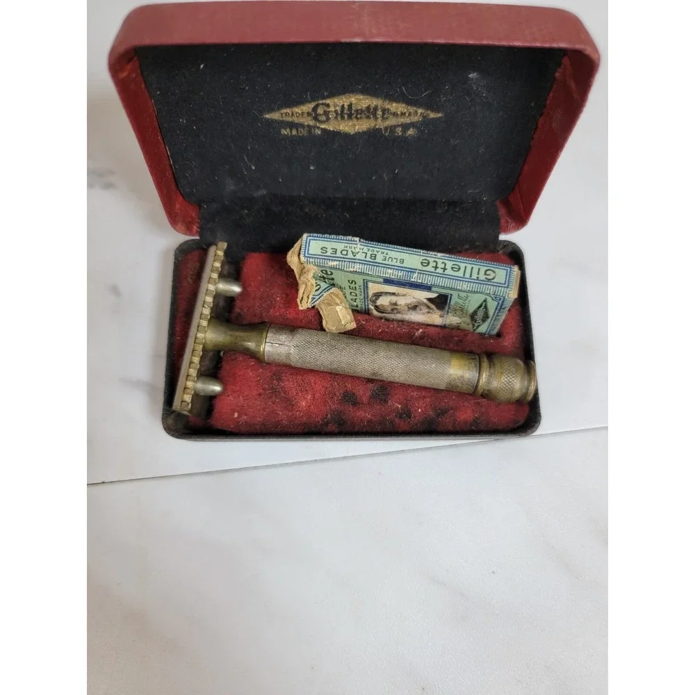 Vintage 1930's‎ Gillette Safety Razor BLUE BLADES As Is